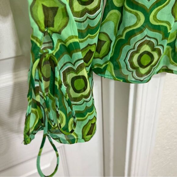 Zara Sheer Green Printed Geo 70’s Retro Hippiecore Bell Sleeve Top New Size S - Picture 10 of 14